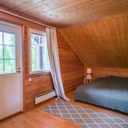 Chalet Iisland Uoma Waterfront House, Sauna In Ii Ii