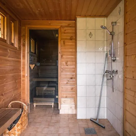 Iisland Uoma Lovely House And Sauna By The River Ii