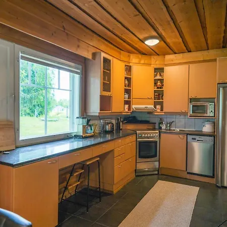 Iisland Uoma Lovely House And Sauna By The River