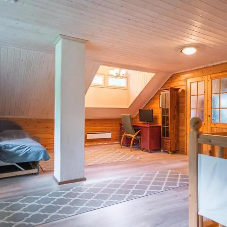 Iisland Uoma Lovely House And Sauna By The River