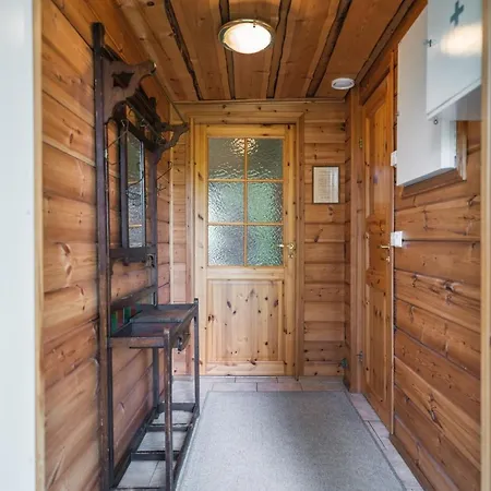 Iisland Uoma Lovely House And Sauna By The River