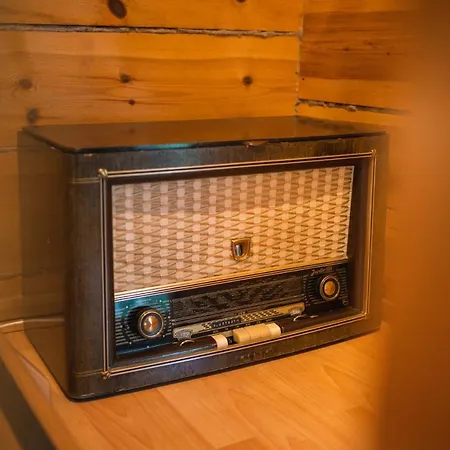 シャレー Iisland Uoma Lovely House And Sauna By The River