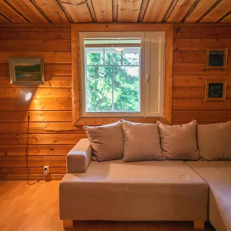 Iisland Uoma Lovely House And Sauna By The River *