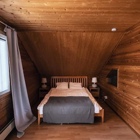 Iisland Uoma Lovely House And Sauna By The River Ii