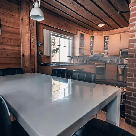 Iisland Uoma Lovely House And Sauna By The River シャレー *