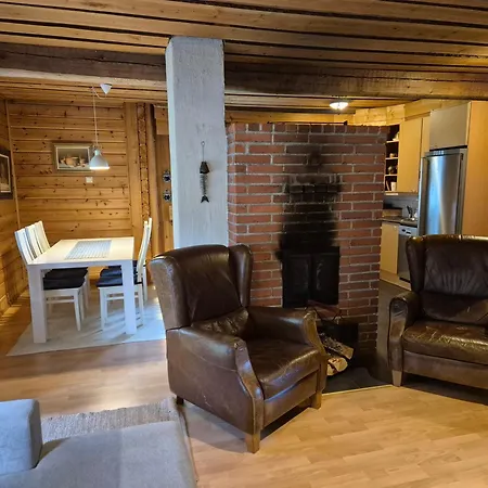Chalet Iisland Uoma Waterfront House, Sauna In Ii