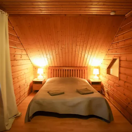 Iisland Uoma Lovely House And Sauna By The River 木屋