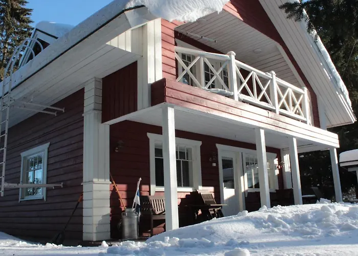 Iisland Uoma Lovely House And Sauna By The River