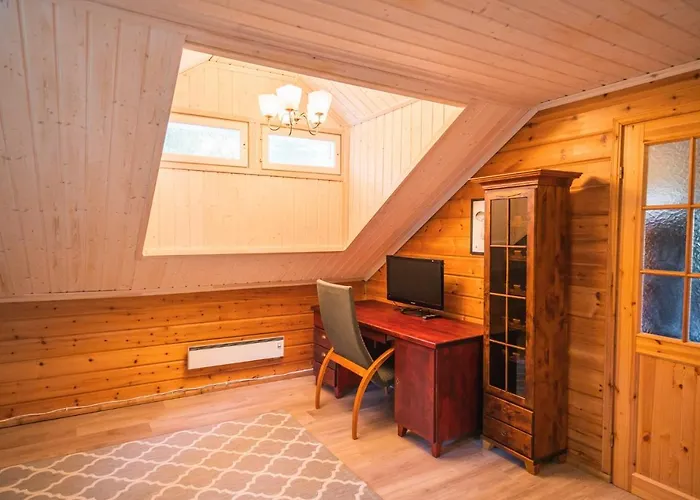 木屋 Iisland Uoma Lovely House And Sauna By The River *