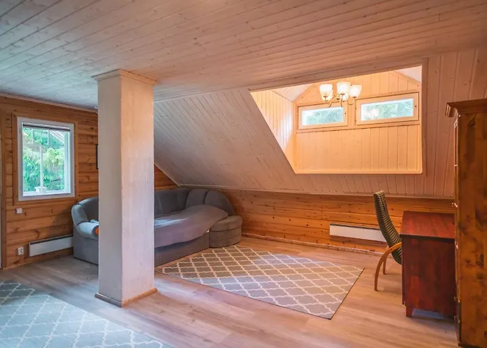 Iisland Uoma Lovely House And Sauna By The River *