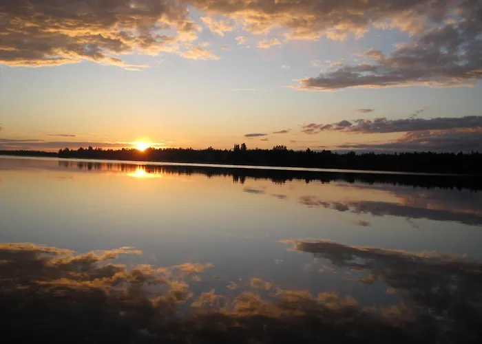 Iisland Uoma Lovely House And Sauna By The River * Ii