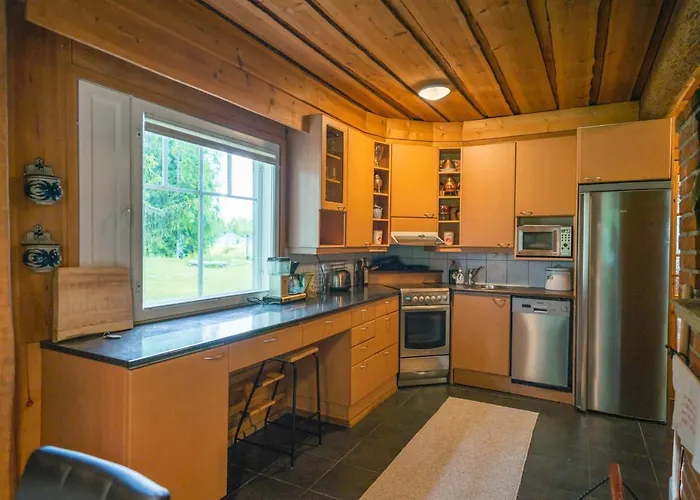 Iisland Uoma Lovely House And Sauna By The River