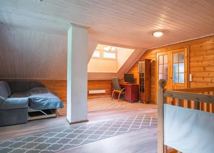 Iisland Uoma Lovely House And Sauna By The River