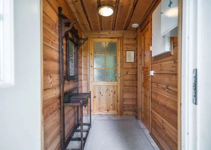 Iisland Uoma Lovely House And Sauna By The River