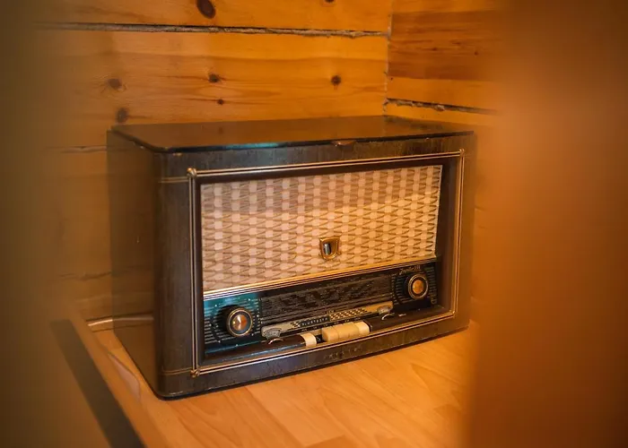 Dağ evi Iisland Uoma Lovely House And Sauna By The River