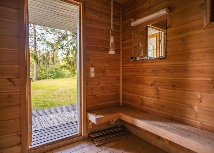 木屋 Iisland Uoma Lovely House And Sauna By The River 伊镇