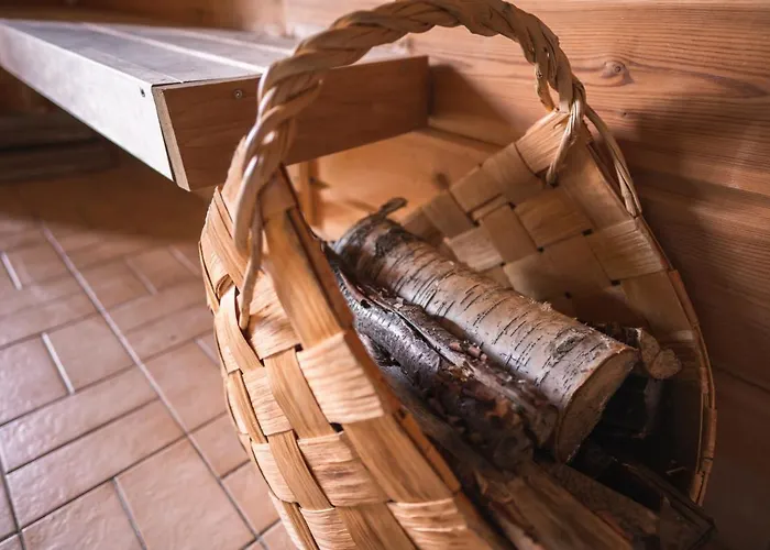 Iisland Uoma Lovely House And Sauna By The River