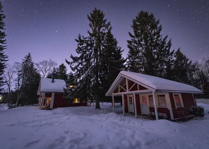Iisland Uoma Lovely House And Sauna By The River