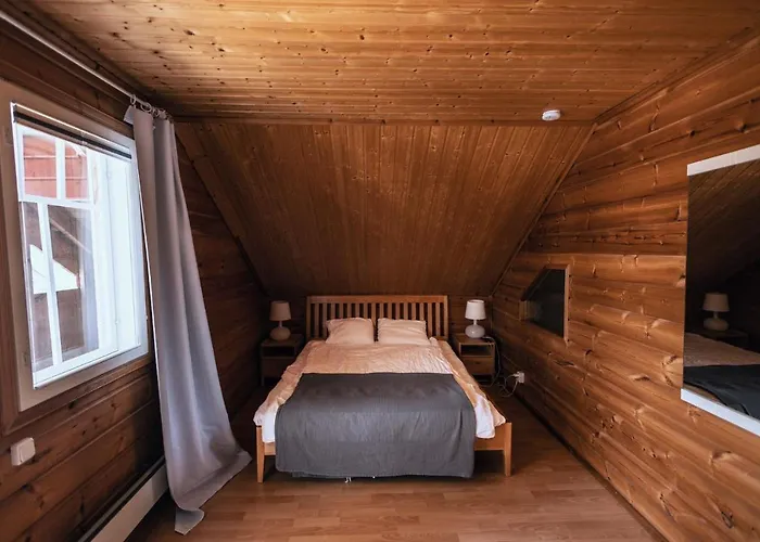 Iisland Uoma Lovely House And Sauna By The River Ii