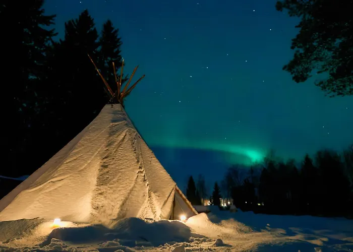 Dağ evi Iisland Uoma Lovely House And Sauna By The River