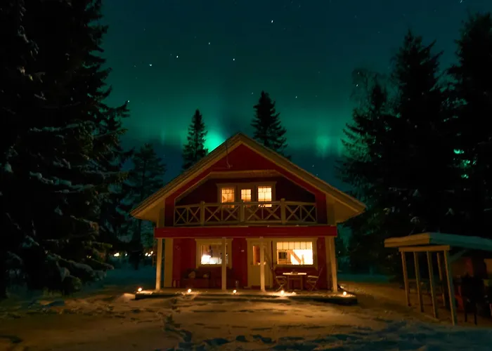 Iisland Uoma Lovely House And Sauna By The River Dağ evi *