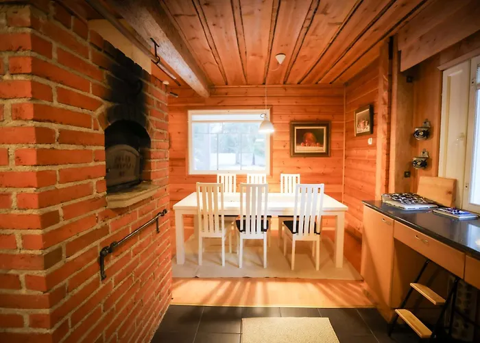 Iisland Uoma Lovely House And Sauna By The River Ii