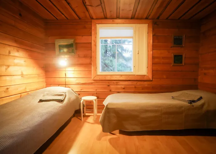 Iisland Uoma Lovely House And Sauna By The River Ii