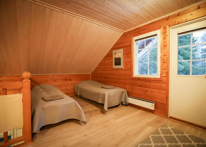 Iisland Uoma Lovely House And Sauna By The River