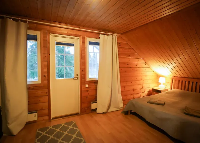 木屋 Iisland Uoma Lovely House And Sauna By The River